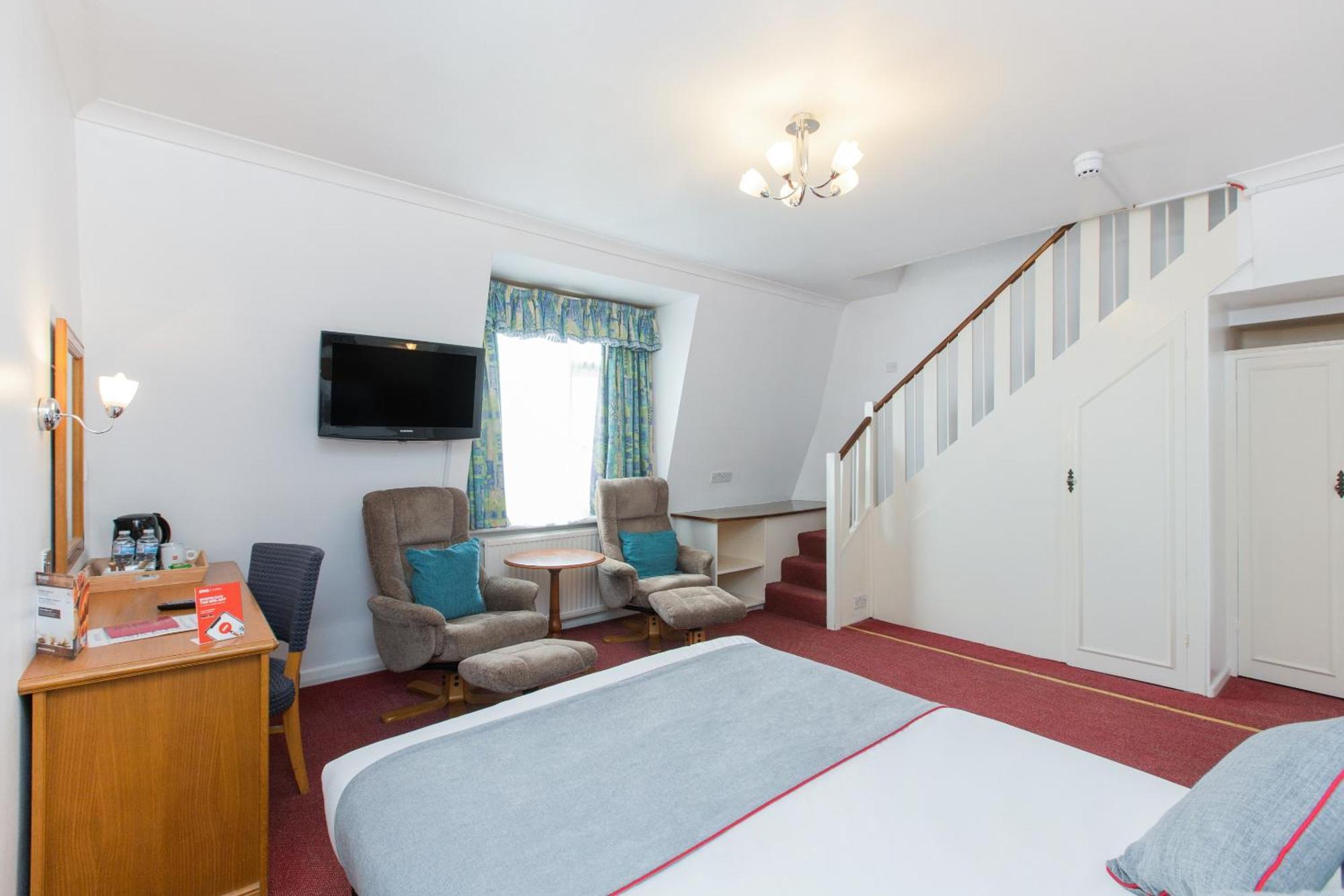 Oyo Stade Court Hotel Hythe  Eksteriør bilde