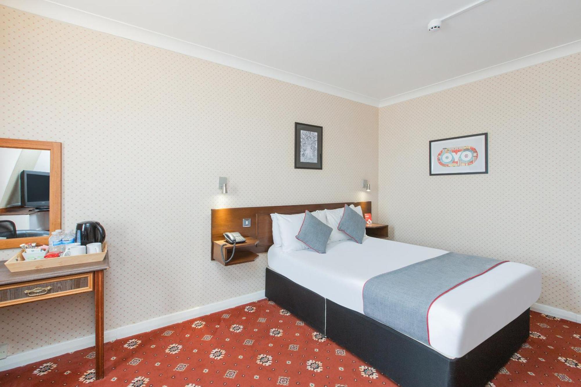 Oyo Stade Court Hotel Hythe  Eksteriør bilde