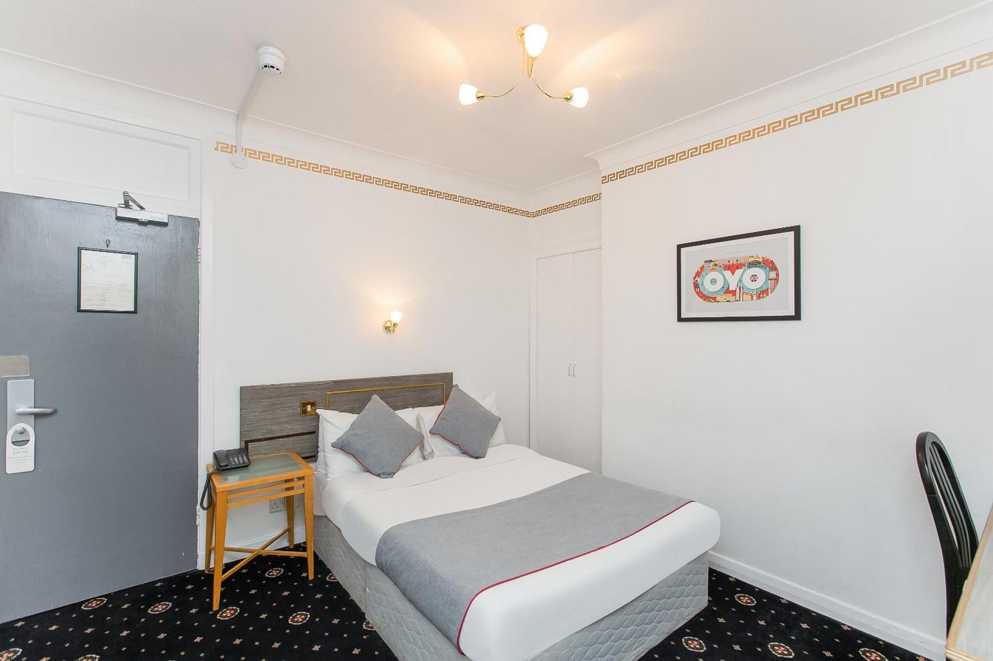 Oyo Stade Court Hotel Hythe  Eksteriør bilde