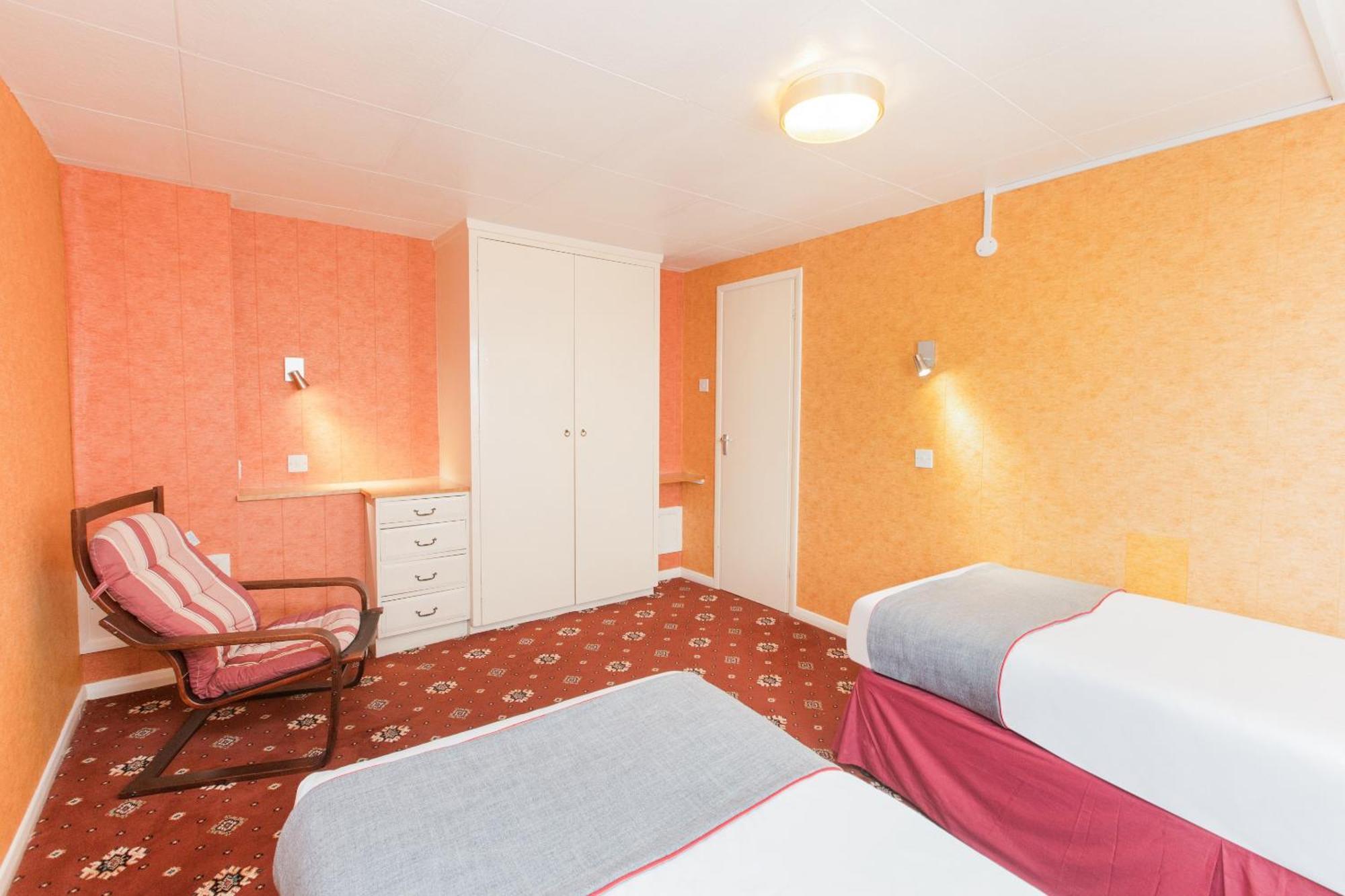 Oyo Stade Court Hotel Hythe  Eksteriør bilde