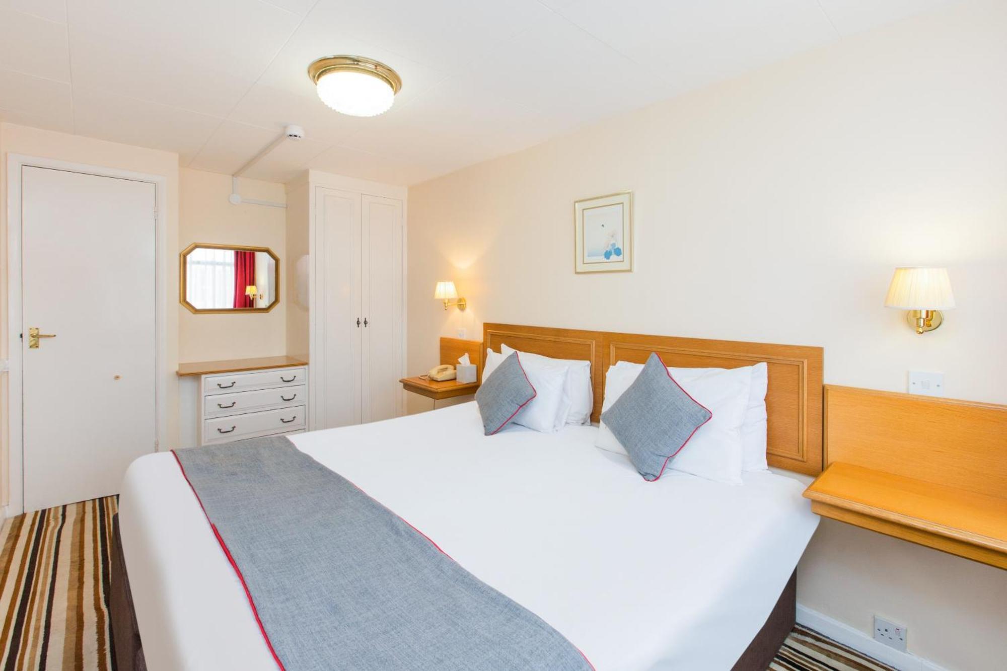 Oyo Stade Court Hotel Hythe  Eksteriør bilde