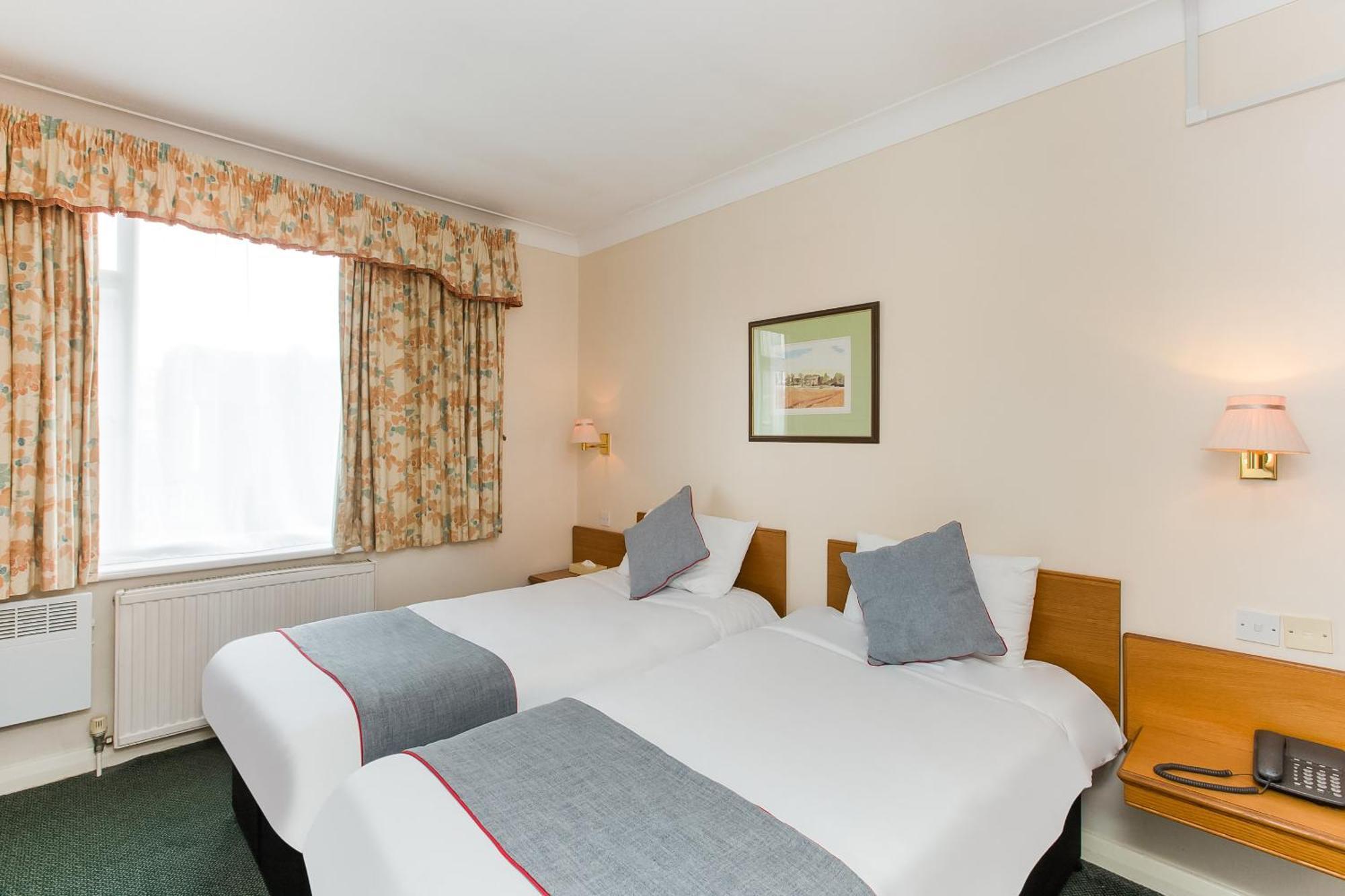 Oyo Stade Court Hotel Hythe  Eksteriør bilde