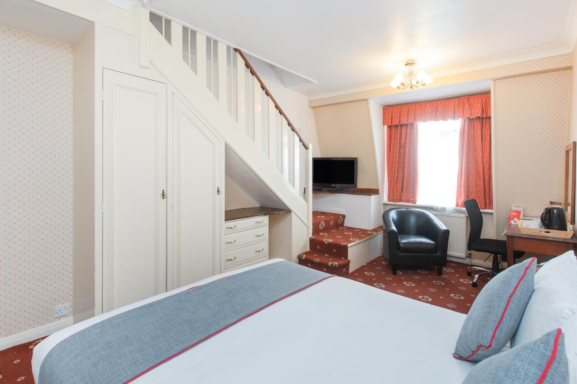 Oyo Stade Court Hotel Hythe  Eksteriør bilde